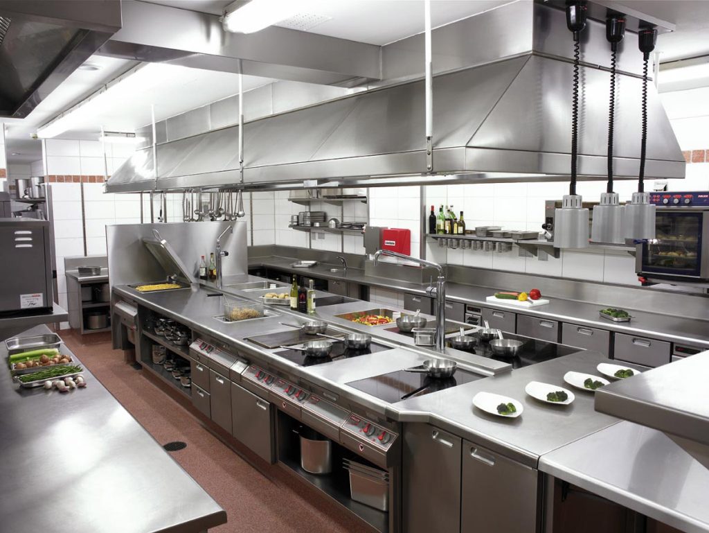 تجهیزات لازم برای یک آشپزخانه صنعتی کامل