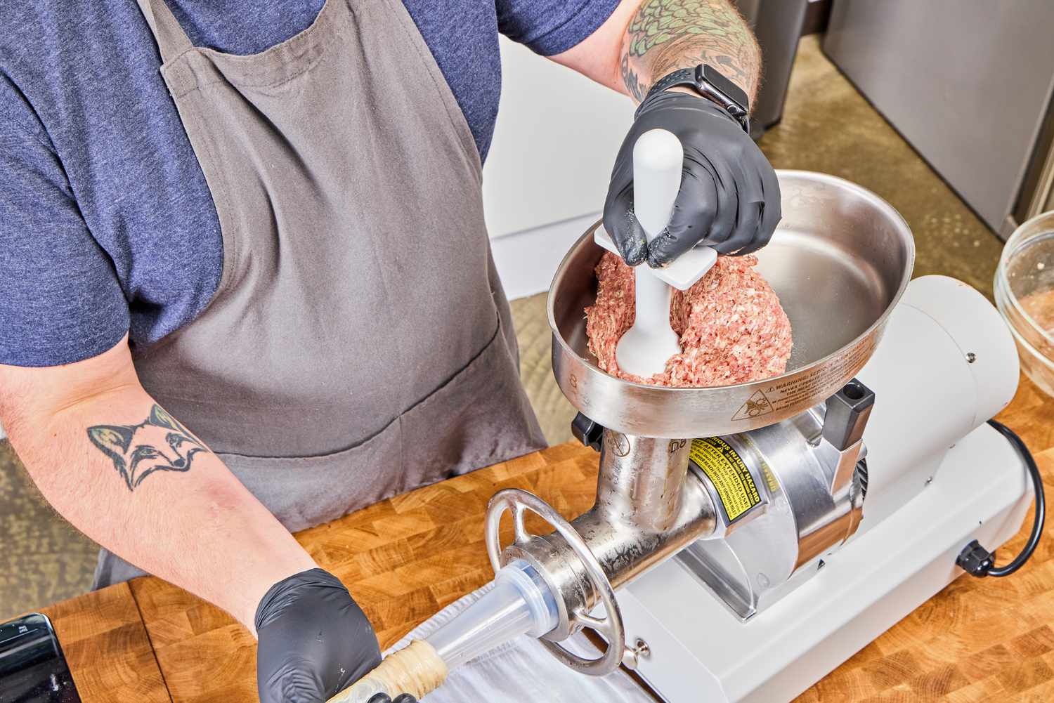 چرخ کردن گوشت گرم: روشی سریع اما با محدودیت ها