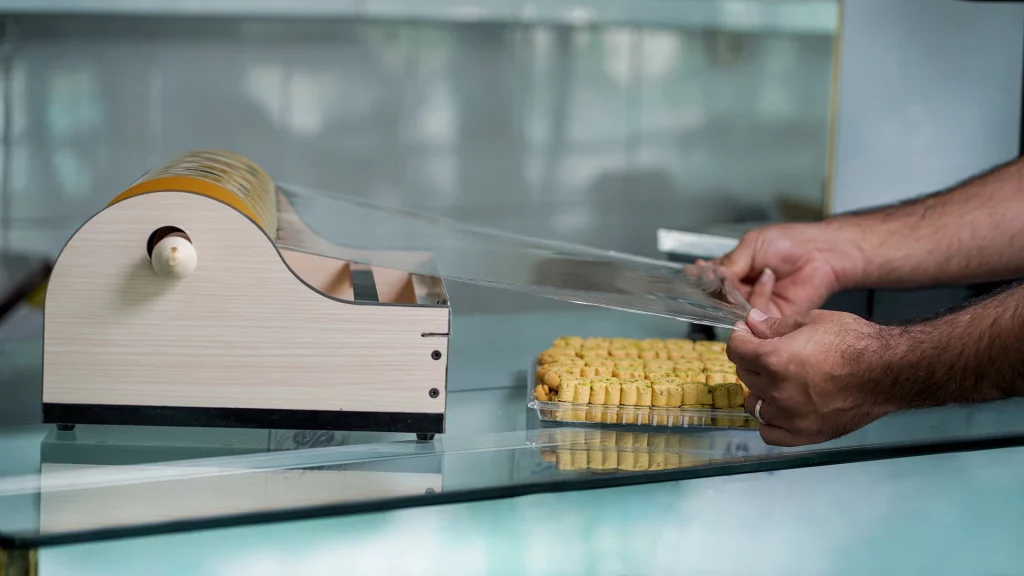 دستگاه سلفون کش (Cling Film Machine)