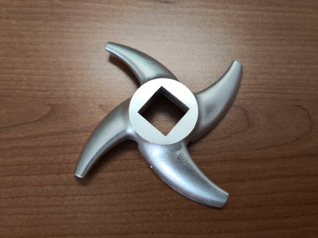 تأثیر تیغه و شبکه چرخ گوشت بر سرعت و کیفیت